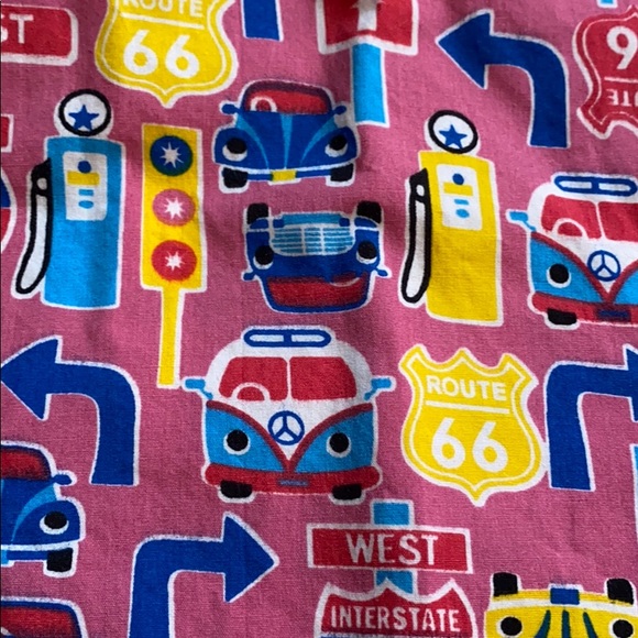 Scrub Top Size Medium Cars Signs - Picture 3 of 3